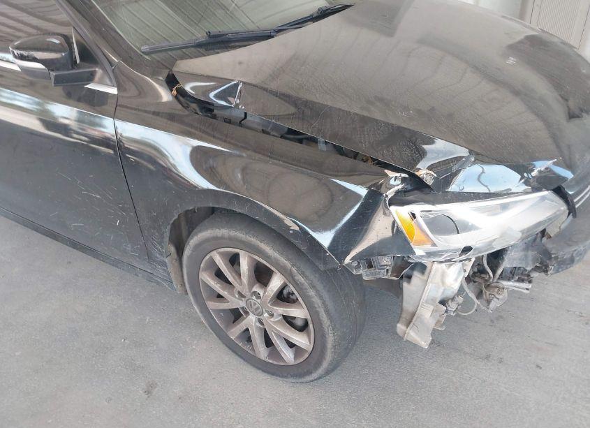 2013 Volkswagen Jetta 2.5L SE (VIN 3VWDP7AJ7DM304830) main photo