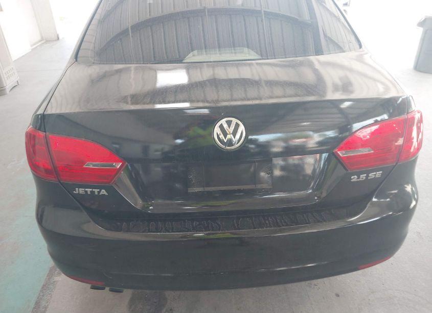 Photo 16 of 2013 Volkswagen Jetta 2.5L SE (VIN 3VWDP7AJ7DM304830)