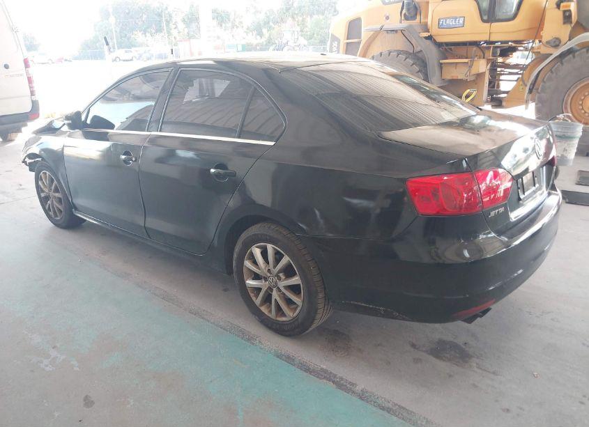 Photo 3 of 2013 Volkswagen Jetta 2.5L SE (VIN 3VWDP7AJ7DM304830)