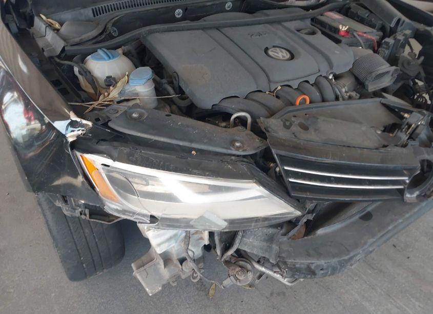 Photo 6 of 2013 Volkswagen Jetta 2.5L SE (VIN 3VWDP7AJ7DM304830)