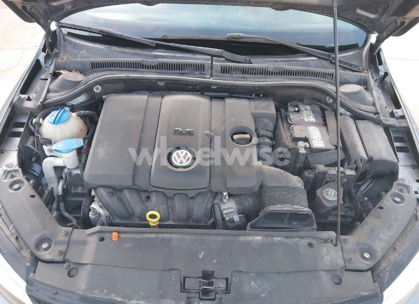 Photo 10 of 2013 Volkswagen Jetta 2.5L SE (VIN 3VWDP7AJ7DM310305)