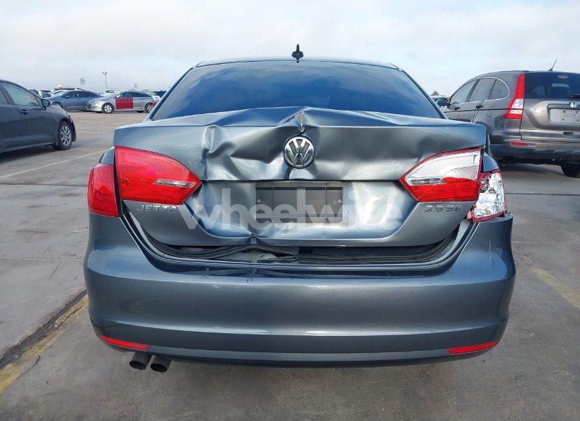 Photo 16 of 2013 Volkswagen Jetta 2.5L SE (VIN 3VWDP7AJ7DM310305)