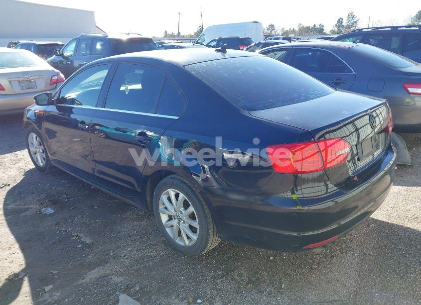 Photo 3 of 2013 Volkswagen Jetta 2.5L SE (VIN 3VWDP7AJ7DM358466)