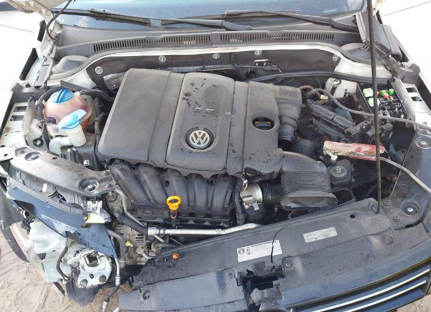 Photo 10 of 2013 Volkswagen Jetta 2.5L SE (VIN 3VWDP7AJ7DM365532)