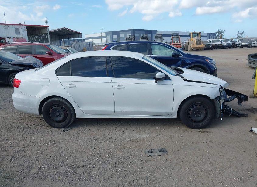 Photo 13 of 2013 Volkswagen Jetta 2.5L SE (VIN 3VWDP7AJ7DM365532)