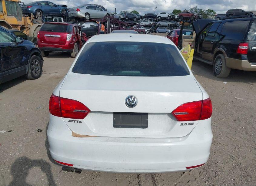 Photo 16 of 2013 Volkswagen Jetta 2.5L SE (VIN 3VWDP7AJ7DM365532)