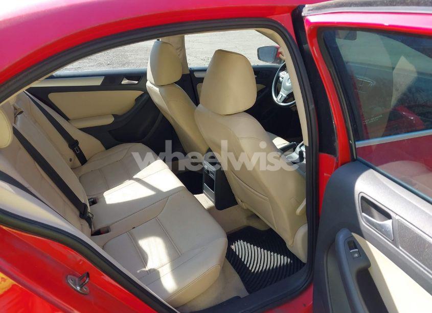 Photo 8 of 2013 Volkswagen Jetta 2.5L SE (VIN 3VWDP7AJ7DM369029)