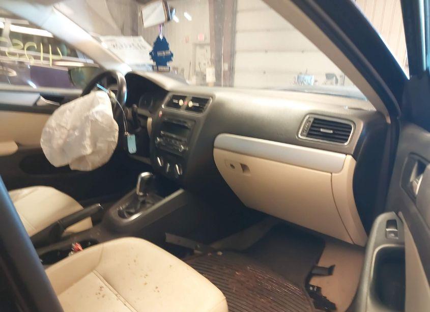 Photo 5 of 2013 Volkswagen Jetta 2.5L SE (VIN 3VWDP7AJ7DM384694)