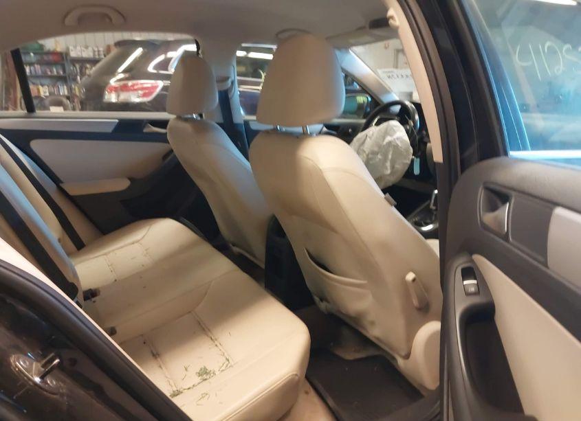 Photo 8 of 2013 Volkswagen Jetta 2.5L SE (VIN 3VWDP7AJ7DM384694)