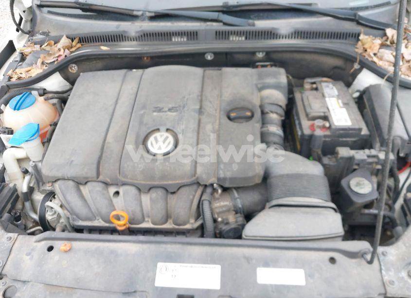 Photo 10 of 2013 Volkswagen Jetta 2.5L SE (VIN 3VWDP7AJ7DM385196)