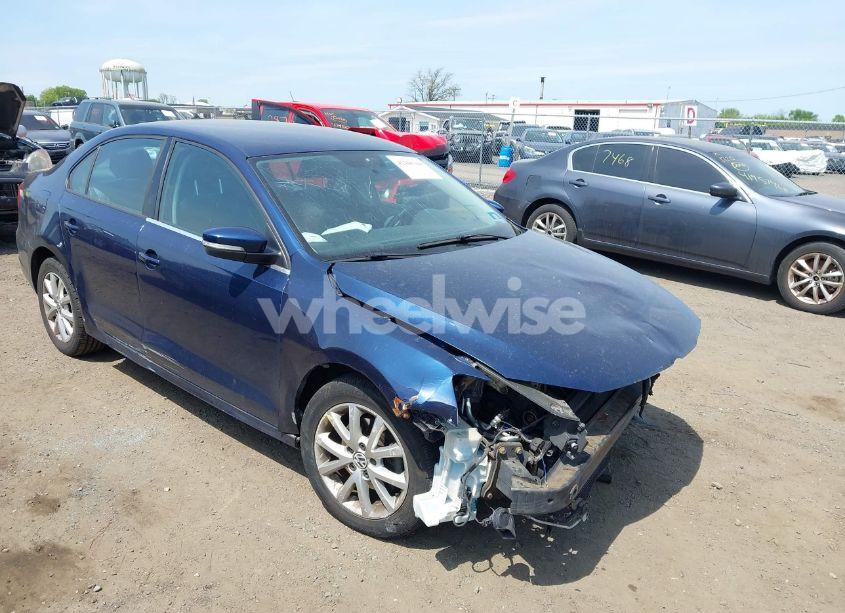 2013 Volkswagen Jetta 2.5L SE (VIN 3VWDP7AJ7DM385781) main photo