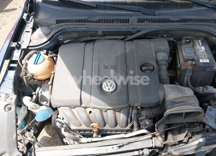 Photo 10 of 2013 Volkswagen Jetta 2.5L SE (VIN 3VWDP7AJ7DM385781)