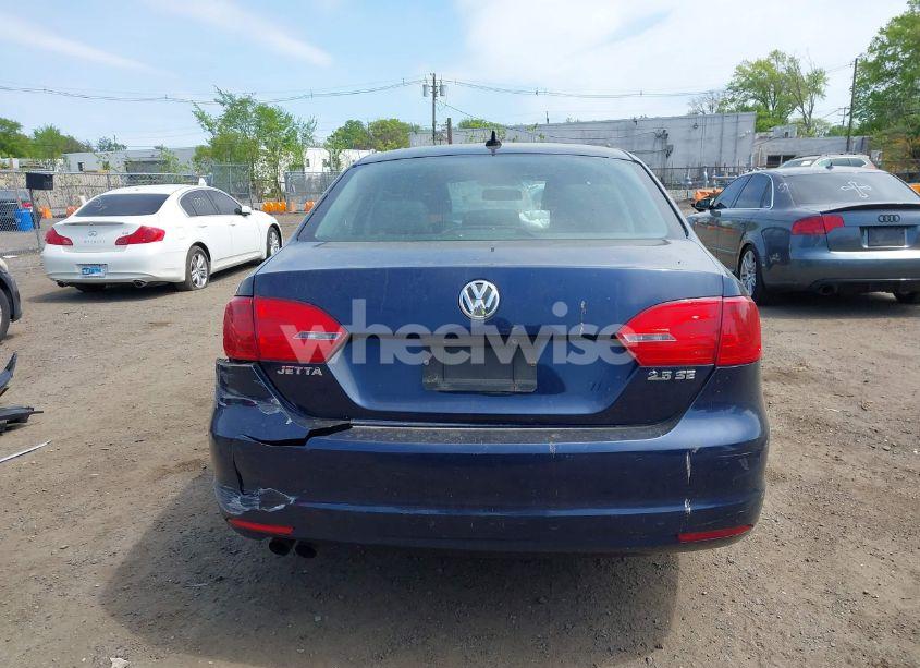 Photo 17 of 2013 Volkswagen Jetta 2.5L SE (VIN 3VWDP7AJ7DM385781)