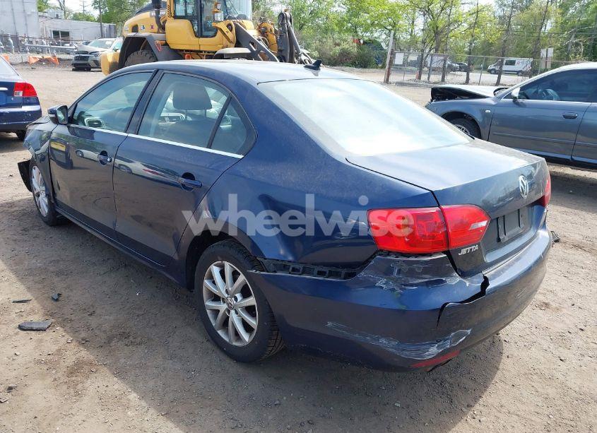 Photo 3 of 2013 Volkswagen Jetta 2.5L SE (VIN 3VWDP7AJ7DM385781)