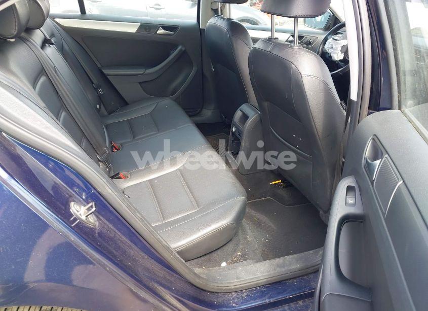 Photo 8 of 2013 Volkswagen Jetta 2.5L SE (VIN 3VWDP7AJ7DM385781)