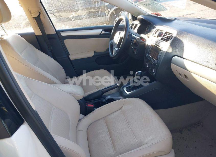 Photo 5 of 2013 Volkswagen Jetta 2.5L SE (VIN 3VWDP7AJ7DM429679)