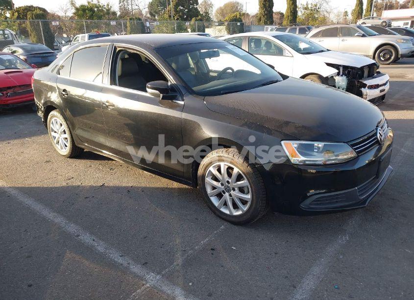 2013 Volkswagen Jetta 2.5L SE (VIN 3VWDP7AJ7DM437233) main photo