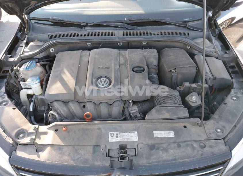Photo 10 of 2013 Volkswagen Jetta 2.5L SE (VIN 3VWDP7AJ7DM437233)