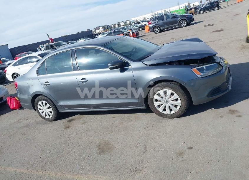 Photo 13 of 2013 Volkswagen Jetta 2.5L SE (VIN 3VWDP7AJ7DM454999)