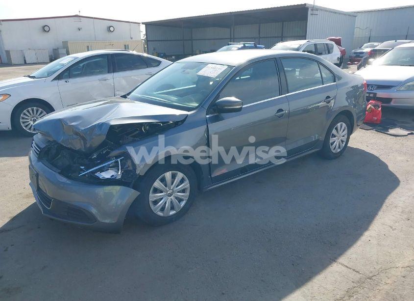 Photo 2 of 2013 Volkswagen Jetta 2.5L SE (VIN 3VWDP7AJ7DM454999)