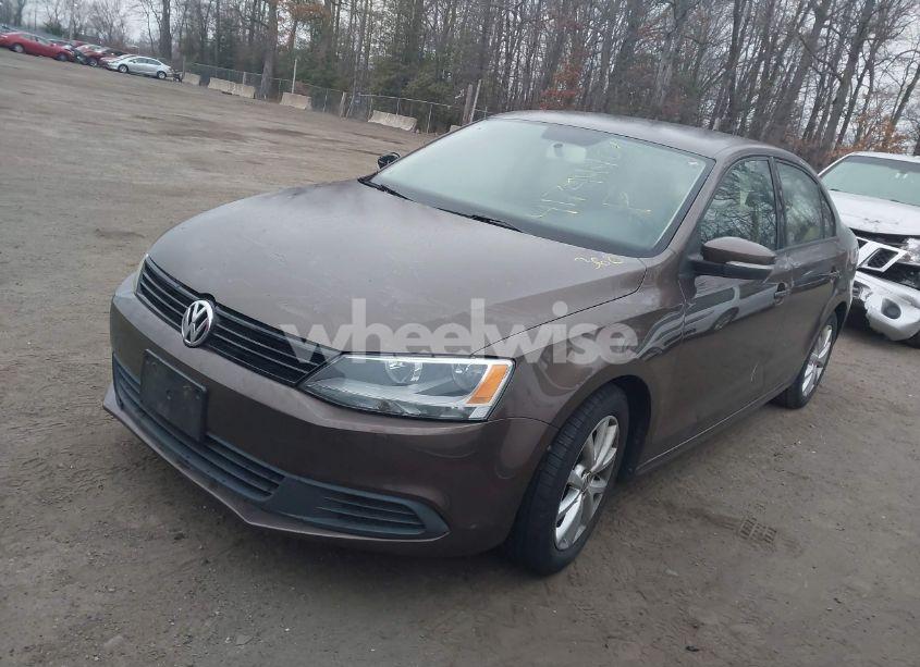 Photo 2 of 2012 Volkswagen Jetta 2.5L SE (VIN 3VWDP7AJ8CM073001)