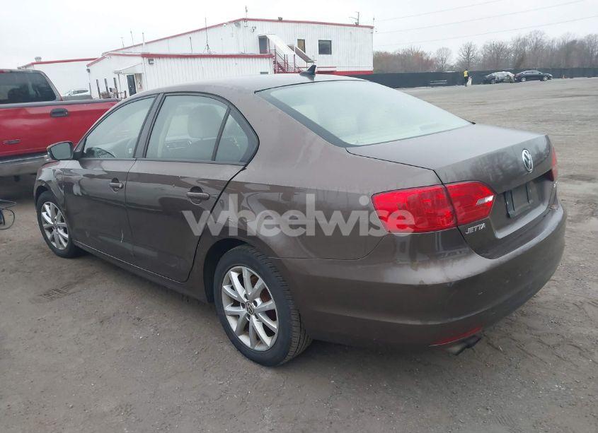 Photo 3 of 2012 Volkswagen Jetta 2.5L SE (VIN 3VWDP7AJ8CM073001)