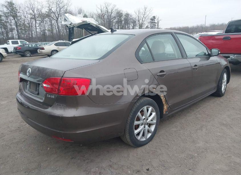 Photo 4 of 2012 Volkswagen Jetta 2.5L SE (VIN 3VWDP7AJ8CM073001)