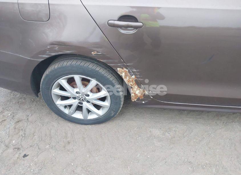 Photo 6 of 2012 Volkswagen Jetta 2.5L SE (VIN 3VWDP7AJ8CM073001)