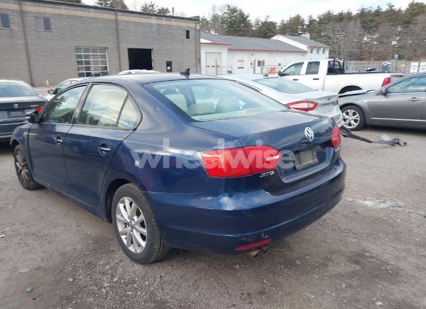 Photo 3 of 2012 Volkswagen Jetta 2.5L SE (VIN 3VWDP7AJ8CM350410)