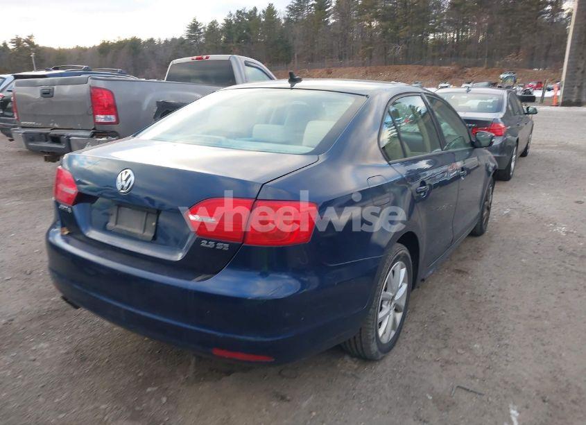 Photo 4 of 2012 Volkswagen Jetta 2.5L SE (VIN 3VWDP7AJ8CM350410)