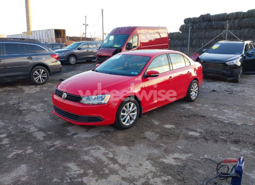 Photo 2 of 2012 Volkswagen Jetta 2.5L SE (VIN 3VWDP7AJ8CM386730)