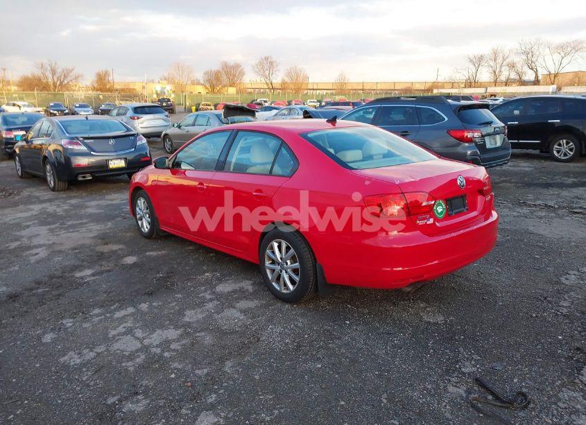 Photo 3 of 2012 Volkswagen Jetta 2.5L SE (VIN 3VWDP7AJ8CM386730)