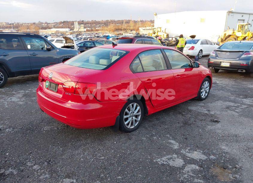 Photo 4 of 2012 Volkswagen Jetta 2.5L SE (VIN 3VWDP7AJ8CM386730)