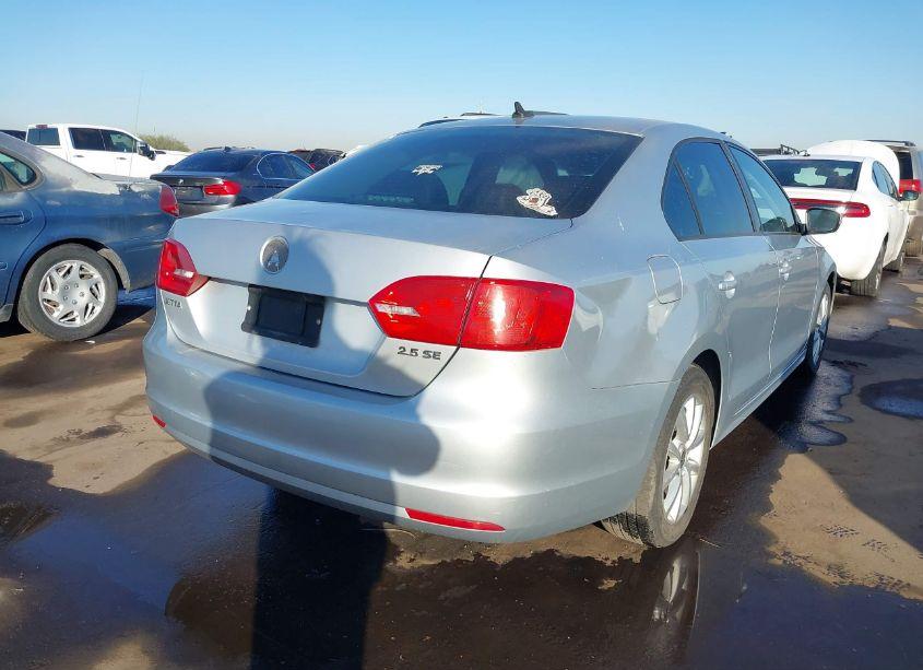 Photo 4 of 2012 Volkswagen Jetta 2.5L SE (VIN 3VWDP7AJ8CM398909)
