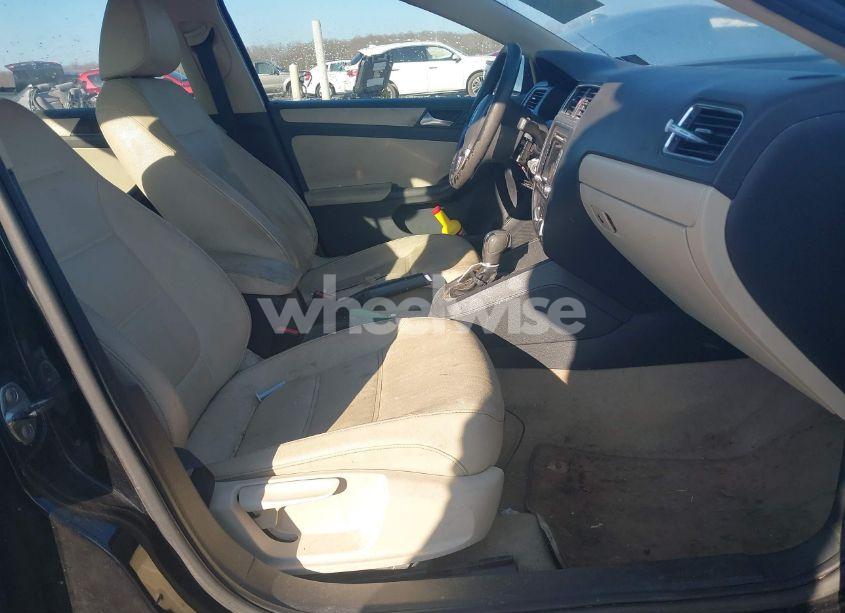 Photo 5 of 2012 Volkswagen Jetta 2.5L SE (VIN 3VWDP7AJ8CM420679)