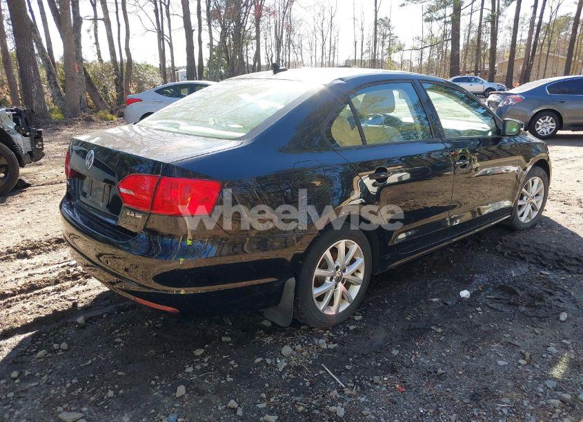 Photo 4 of 2012 Volkswagen Jetta 2.5L SE (VIN 3VWDP7AJ8CM423405)