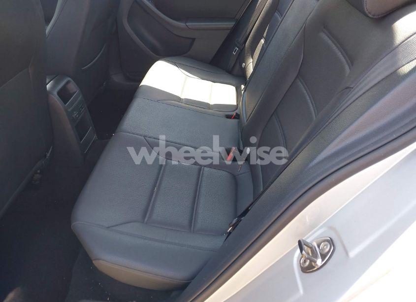 Photo 8 of 2012 Volkswagen Jetta 2.5L SE (VIN 3VWDP7AJ8CM465069)