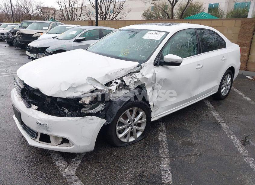 Photo 2 of 2013 Volkswagen Jetta 2.5L SE (VIN 3VWDP7AJ8DM252415)