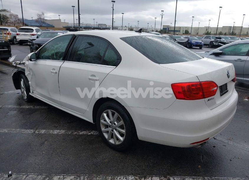 Photo 3 of 2013 Volkswagen Jetta 2.5L SE (VIN 3VWDP7AJ8DM252415)