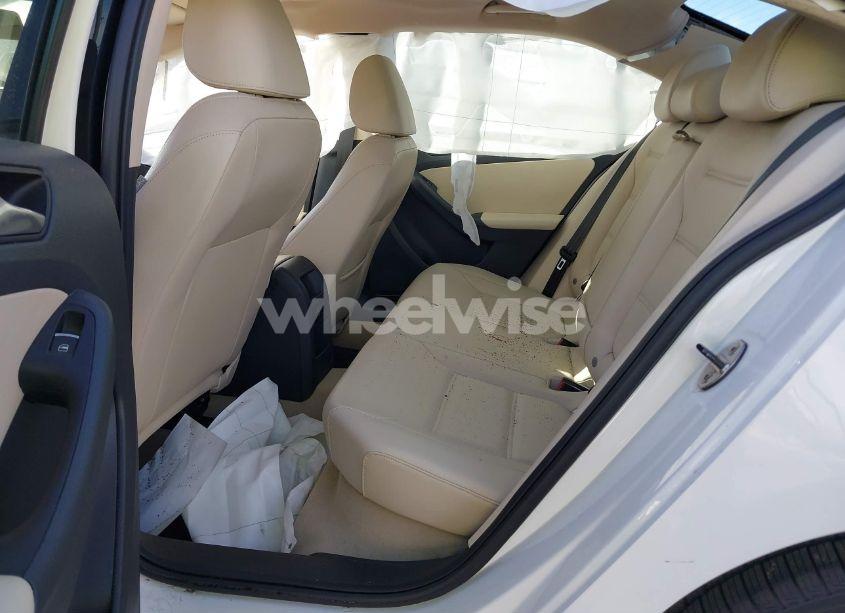 Photo 8 of 2013 Volkswagen Jetta 2.5L SE (VIN 3VWDP7AJ8DM252415)