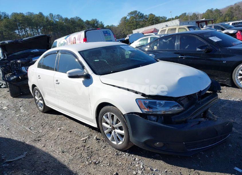 2013 Volkswagen Jetta 2.5L SE (VIN 3VWDP7AJ8DM282661) main photo