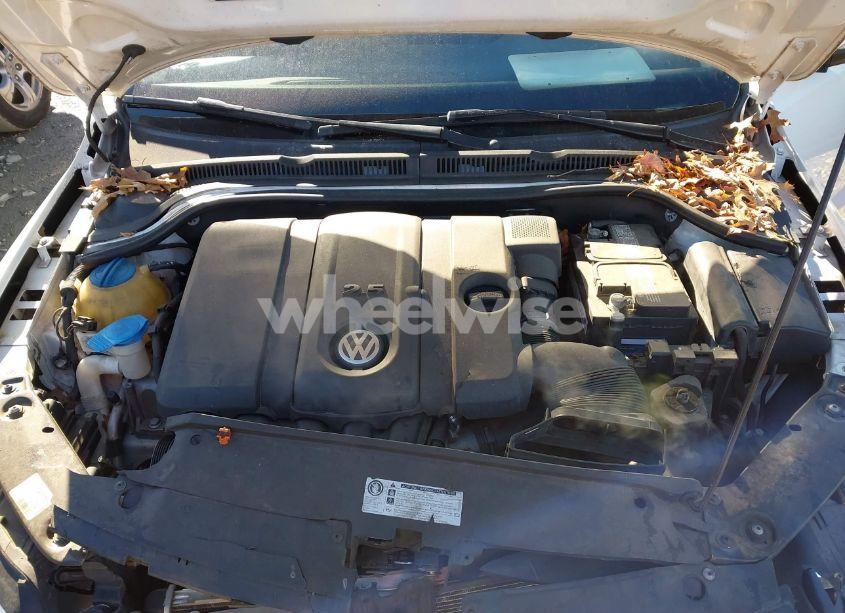 Photo 10 of 2013 Volkswagen Jetta 2.5L SE (VIN 3VWDP7AJ8DM282661)