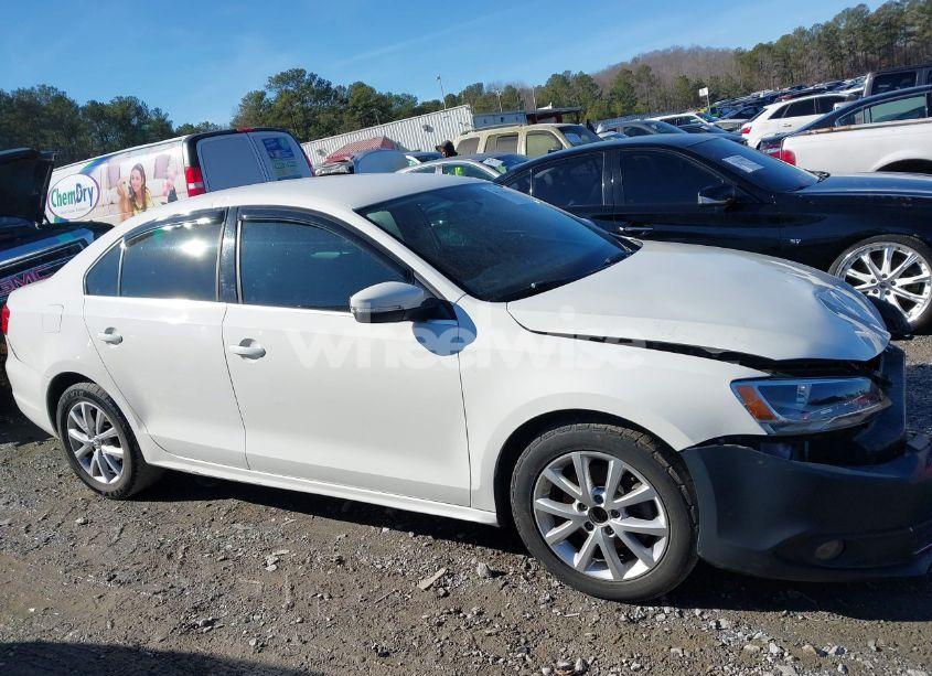 Photo 13 of 2013 Volkswagen Jetta 2.5L SE (VIN 3VWDP7AJ8DM282661)