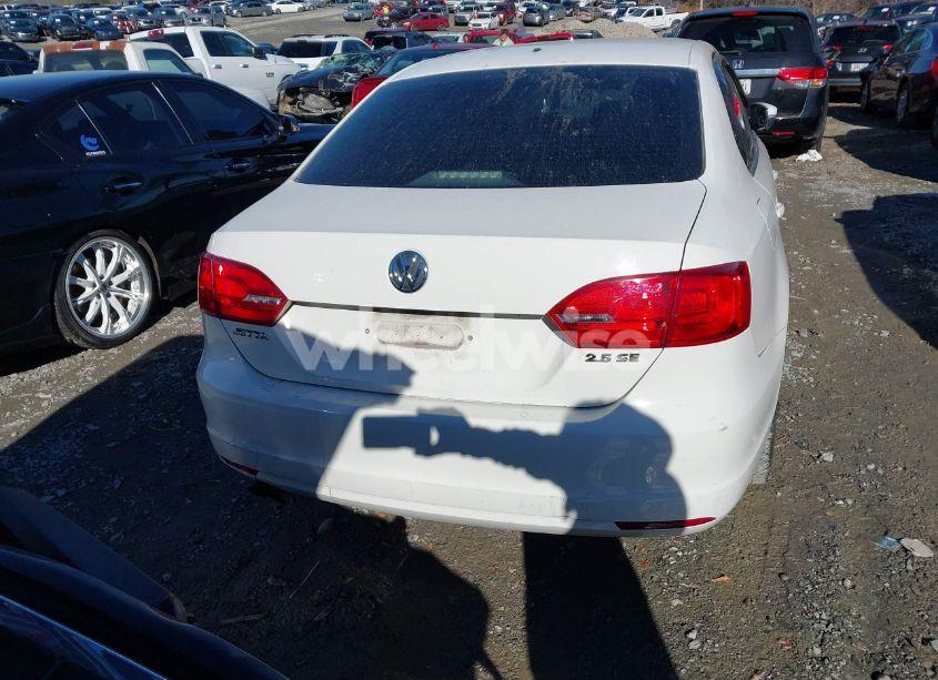 Photo 16 of 2013 Volkswagen Jetta 2.5L SE (VIN 3VWDP7AJ8DM282661)