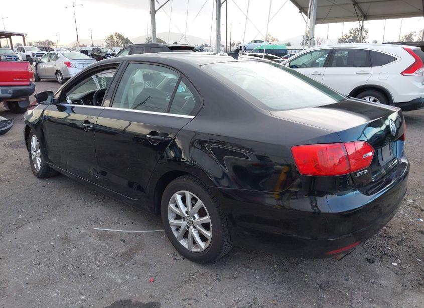 Photo 3 of 2013 Volkswagen Jetta 2.5L SE (VIN 3VWDP7AJ8DM286094)