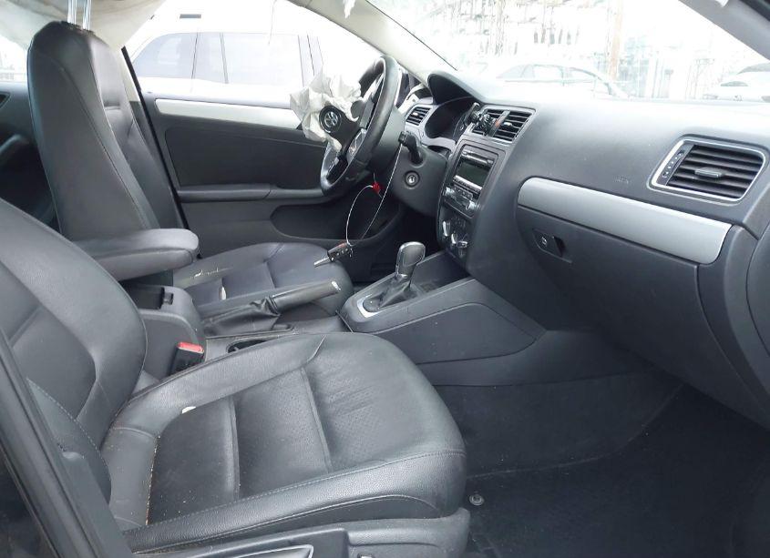 Photo 5 of 2013 Volkswagen Jetta 2.5L SE (VIN 3VWDP7AJ8DM286094)