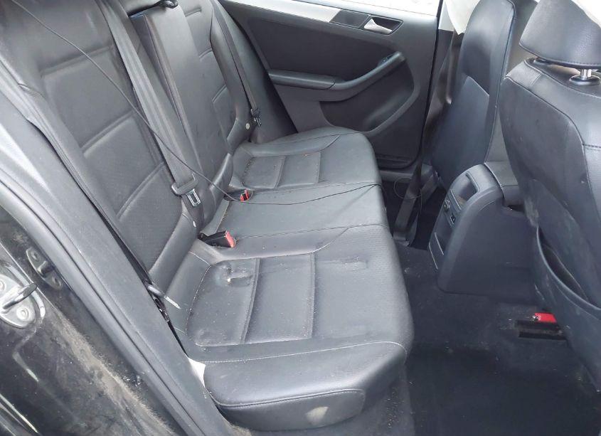 Photo 8 of 2013 Volkswagen Jetta 2.5L SE (VIN 3VWDP7AJ8DM286094)