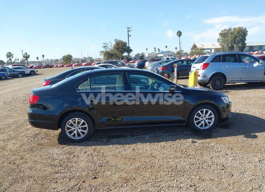 Photo 14 of 2013 Volkswagen Jetta 2.5L SE (VIN 3VWDP7AJ8DM297645)