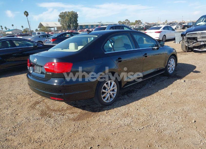 Photo 4 of 2013 Volkswagen Jetta 2.5L SE (VIN 3VWDP7AJ8DM297645)
