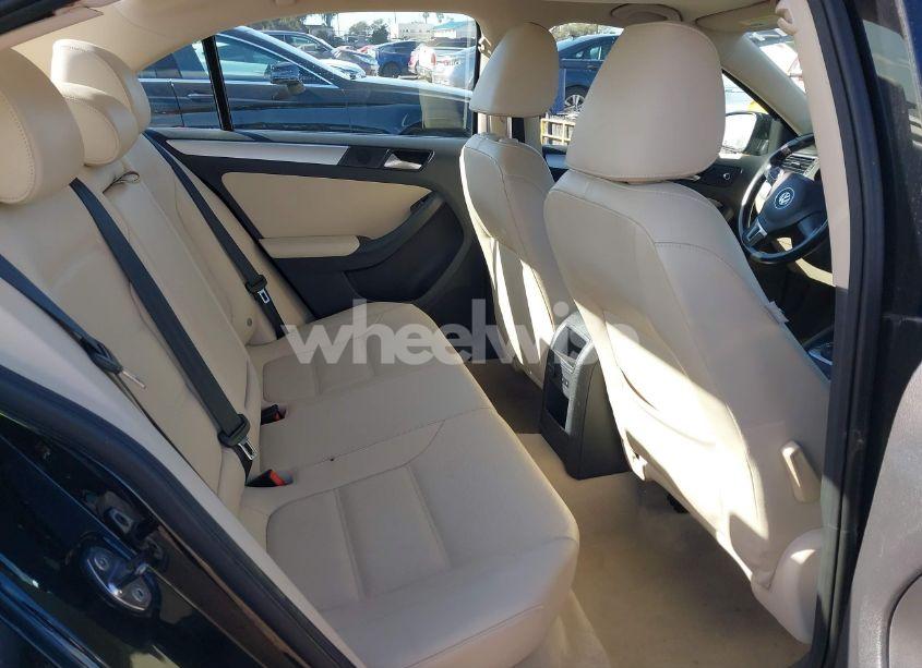 Photo 8 of 2013 Volkswagen Jetta 2.5L SE (VIN 3VWDP7AJ8DM297645)